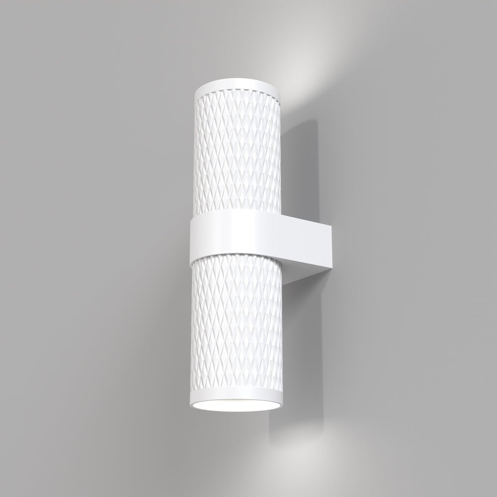 Fredde vägglampa vit