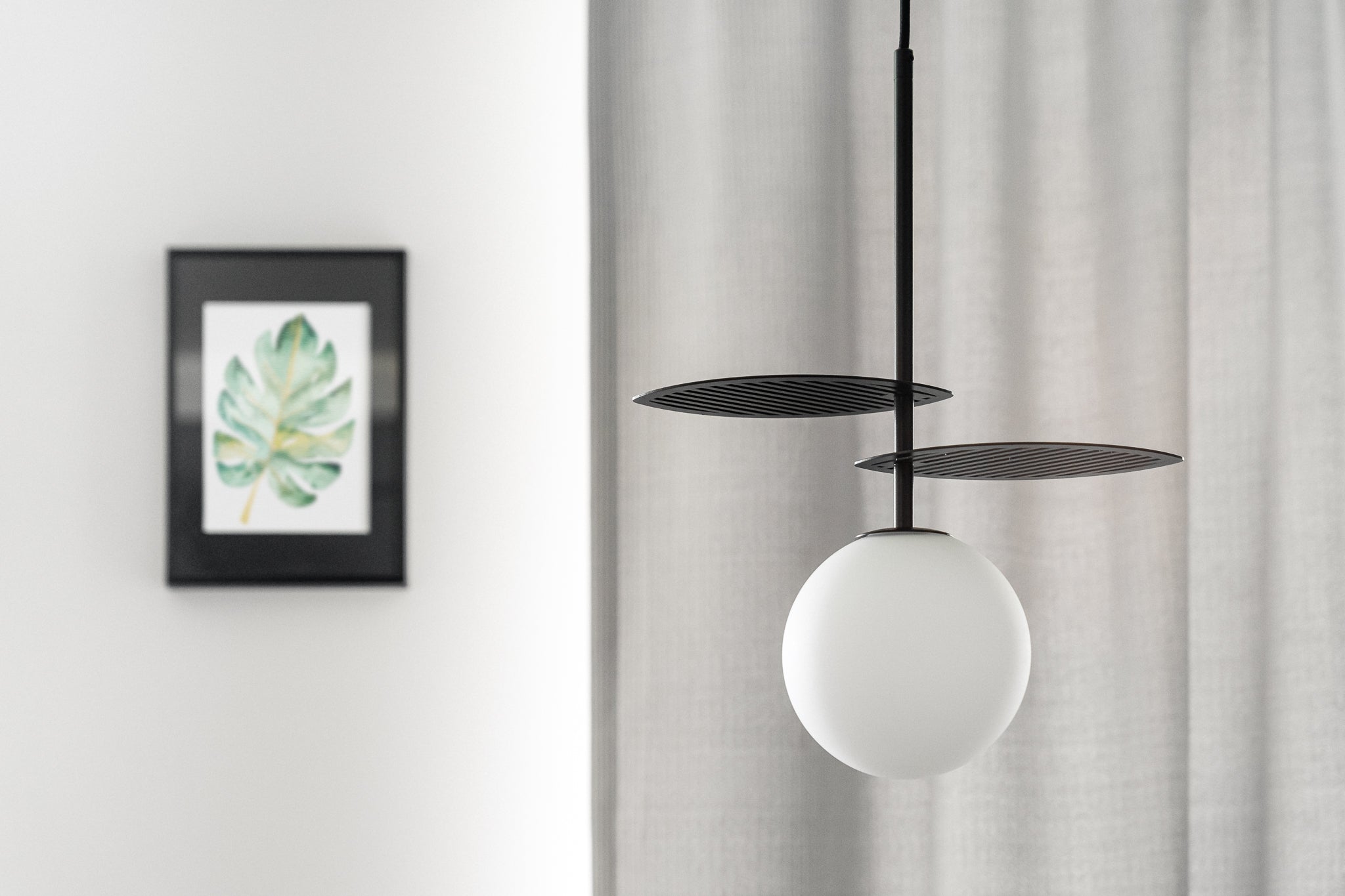 FYLLO A - LOFTSLAMPE SORT