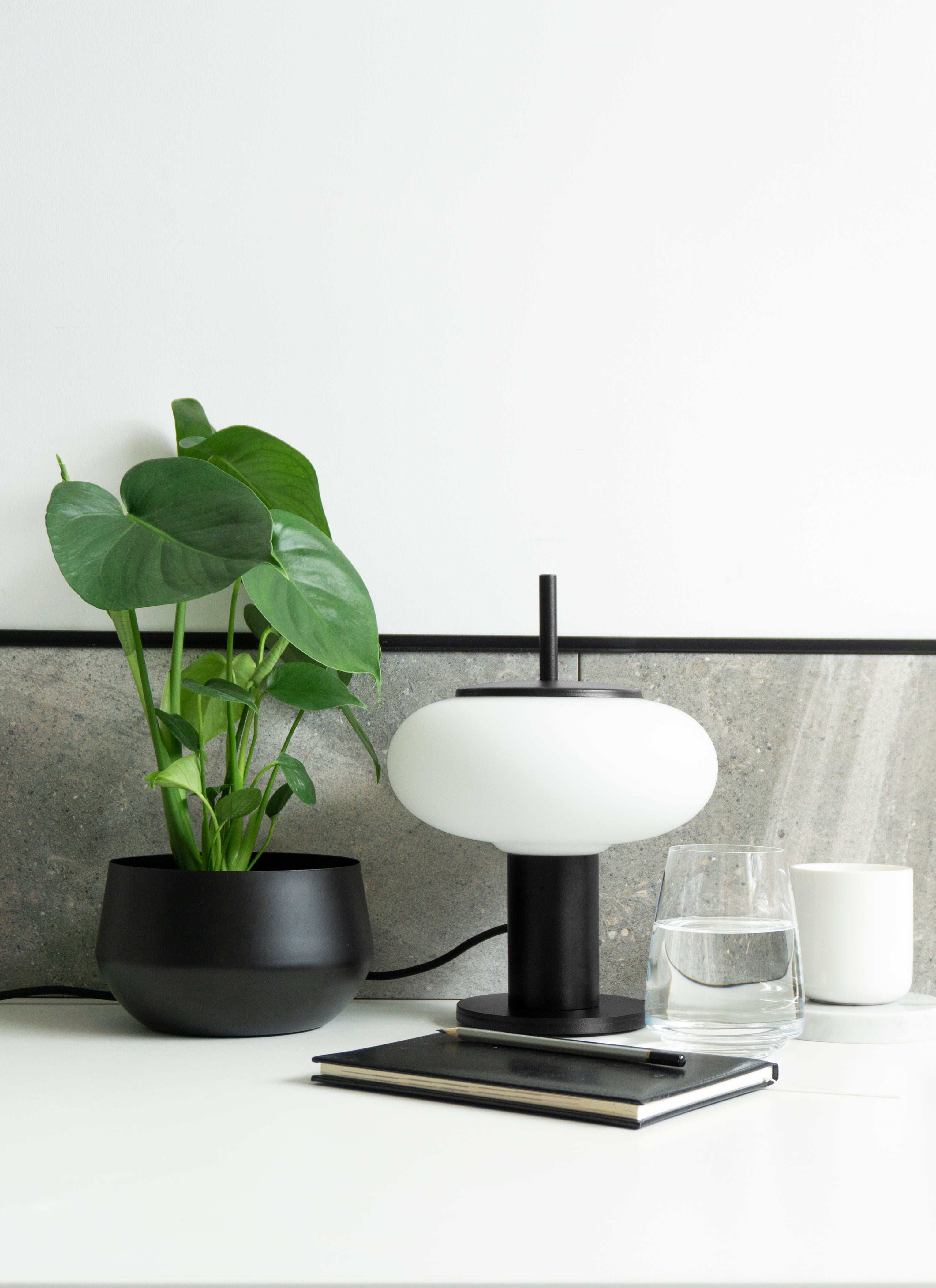 Torni ST - Bordslampa svart