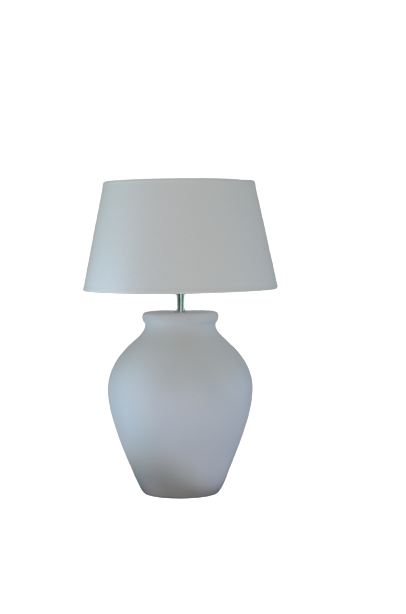 vit bordslampa med vit lampskärm