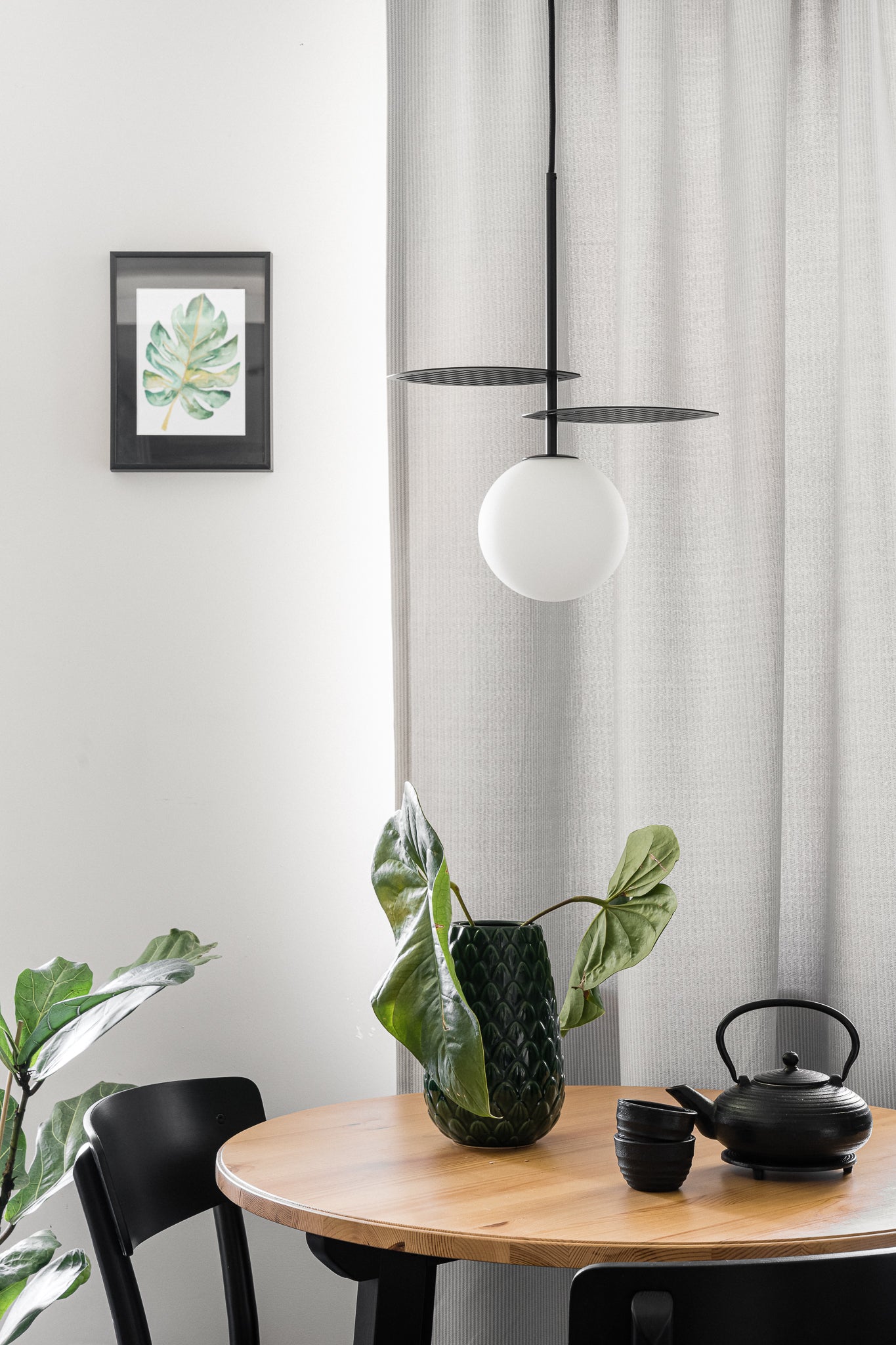 FYLLO A - LOFTSLAMPE SORT