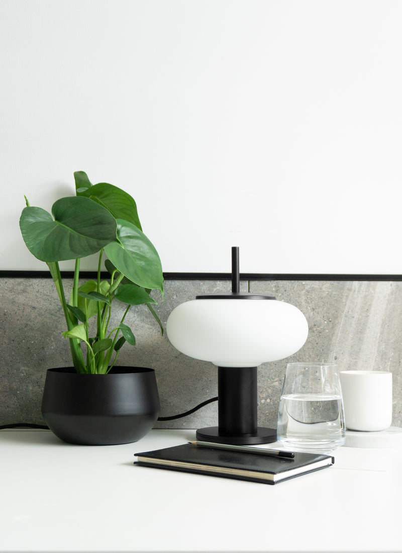Torni ST - Bordslampa svart